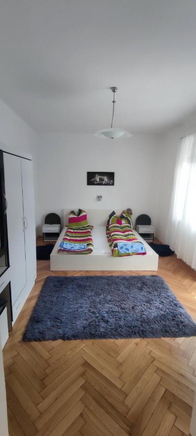 Pecs Park Apartment Luaran gambar