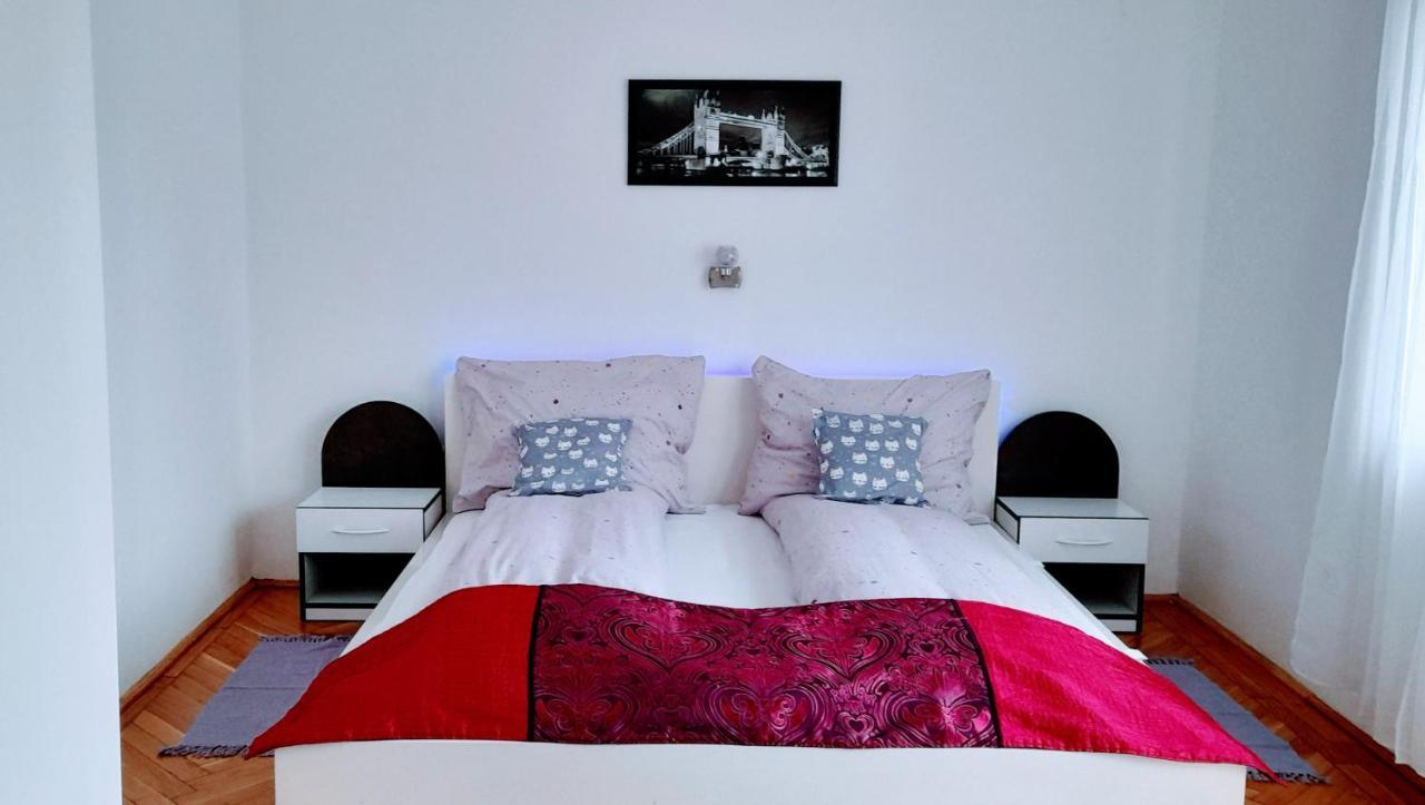 Pecs Park Apartment Luaran gambar